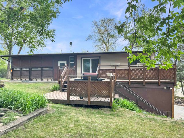 408 6th St Sw, Minot, ND 58701