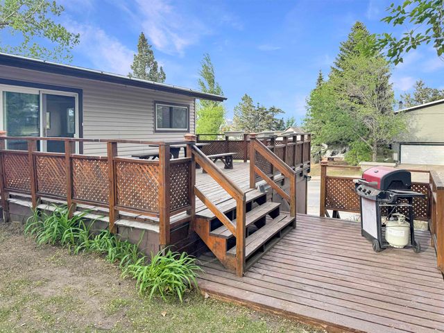 408 6th St Sw, Minot, ND 58701