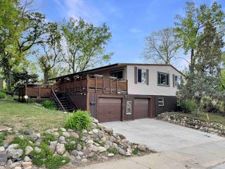 408 6th St Sw, Minot, ND 58701