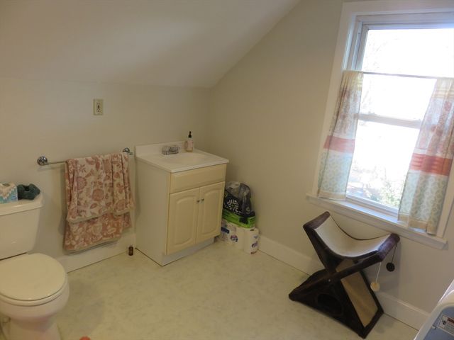 105 Plympton St. 2, Waltham, MA 02451