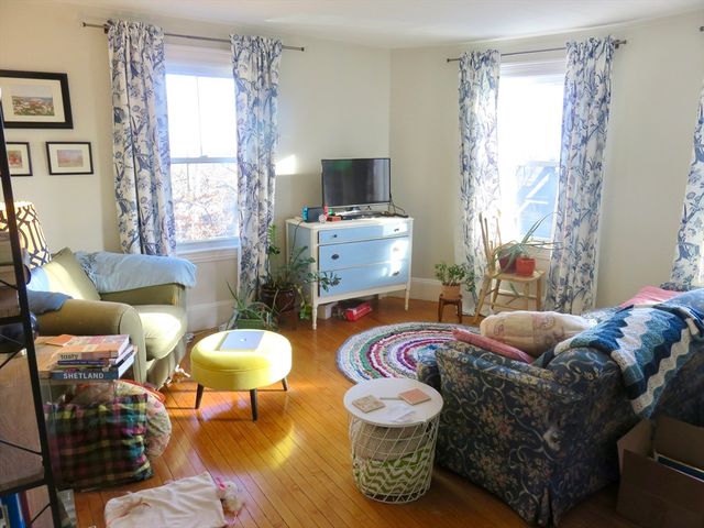 105 Plympton St. 2, Waltham, MA 02451