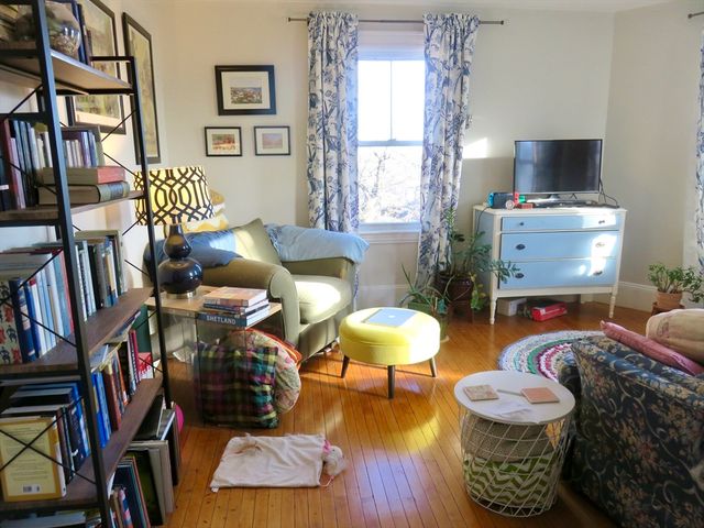 105 Plympton St. 2, Waltham, MA 02451