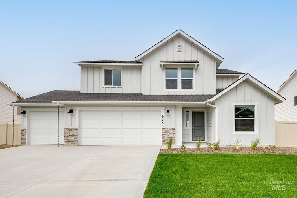 8202 E Cool River Loop, Nampa, ID 83687