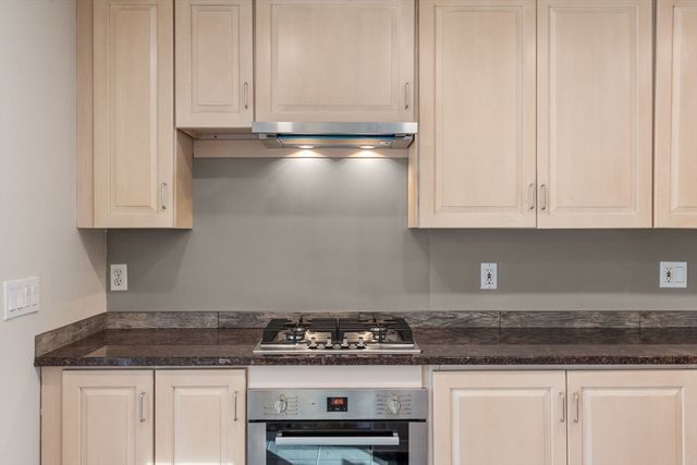 17 Claus Way, Barnstable, MA 02648