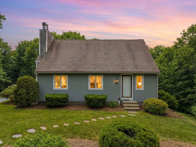 17 Claus Way, Barnstable, MA 02648