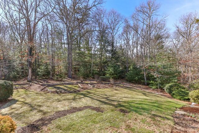 17 Claus Way, Barnstable, MA 02648