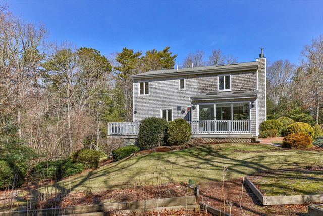 17 Claus Way, Barnstable, MA 02648