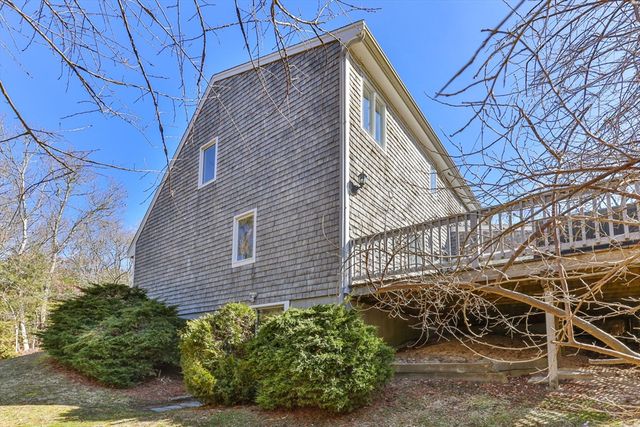 17 Claus Way, Barnstable, MA 02648