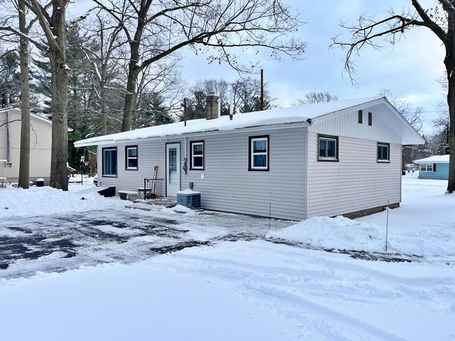 19224 Glendale Circle, Spring Lake Twp, MI 49456