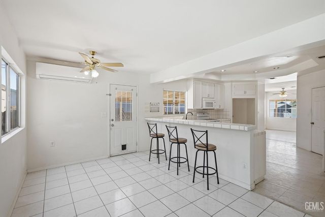 214 LOWELL Drive, Bakersfield, CA 93308