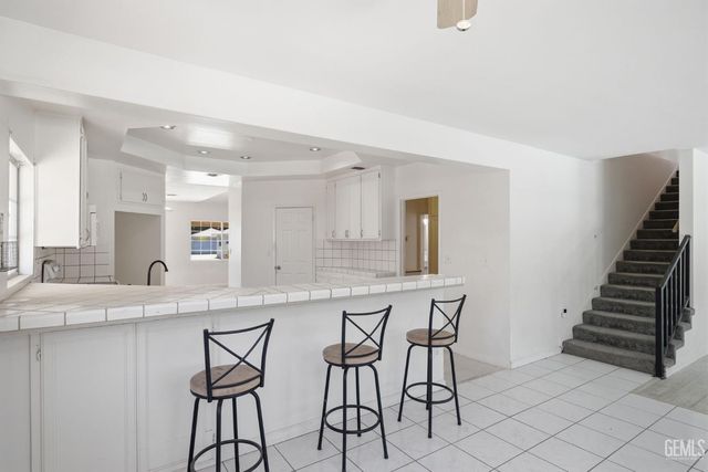 214 LOWELL Drive, Bakersfield, CA 93308