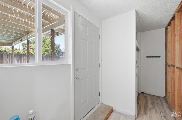 214 LOWELL Drive, Bakersfield, CA 93308