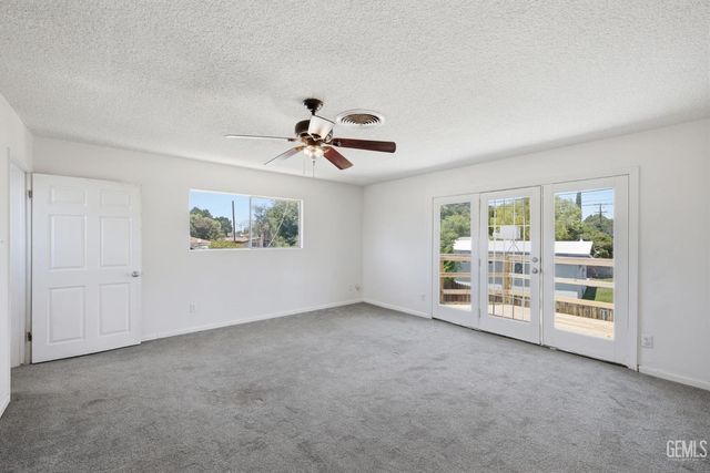 214 LOWELL Drive, Bakersfield, CA 93308
