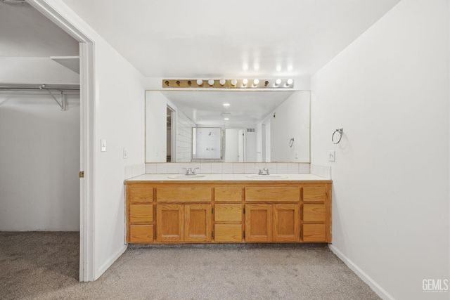 214 LOWELL Drive, Bakersfield, CA 93308