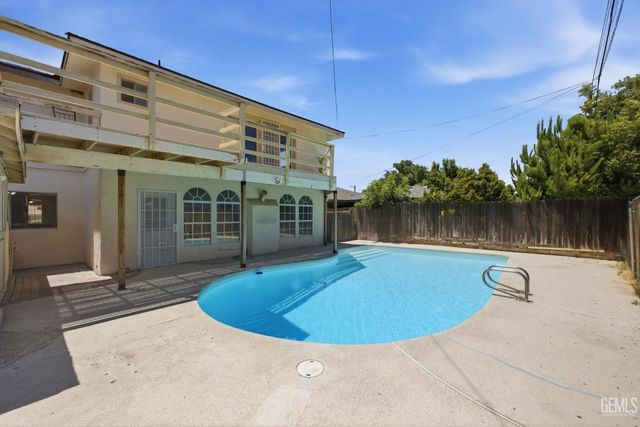 214 LOWELL Drive, Bakersfield, CA 93308