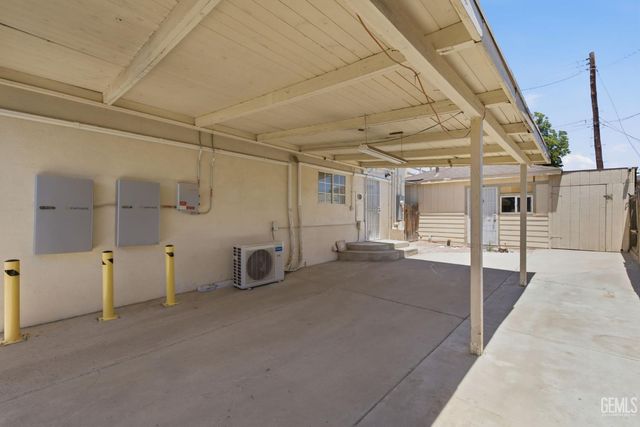 214 LOWELL Drive, Bakersfield, CA 93308