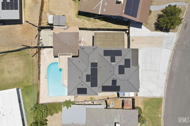 214 LOWELL Drive, Bakersfield, CA 93308