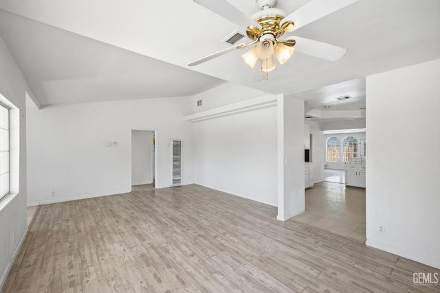 214 LOWELL Drive, Bakersfield, CA 93308