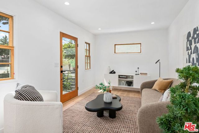 617 Micheltorena Street, Los Angeles, CA 90026