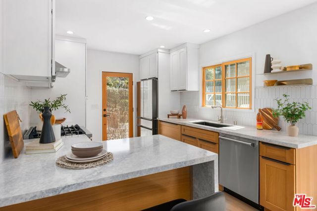 617 Micheltorena Street, Los Angeles, CA 90026