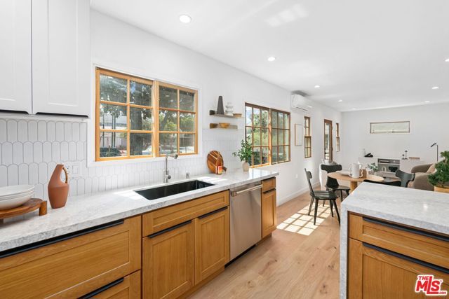 617 Micheltorena Street, Los Angeles, CA 90026