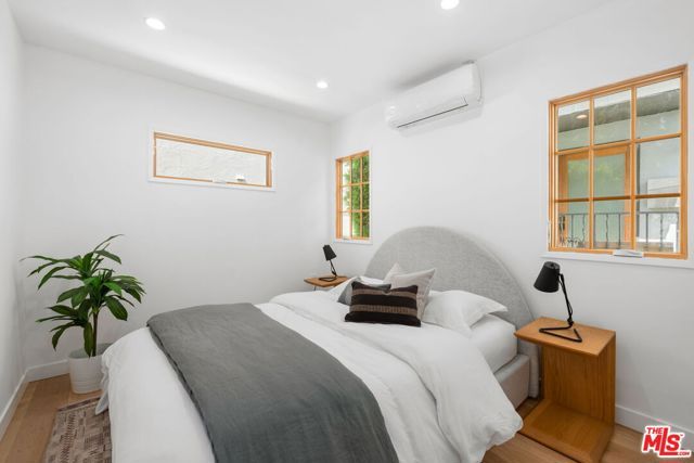 617 Micheltorena Street, Los Angeles, CA 90026