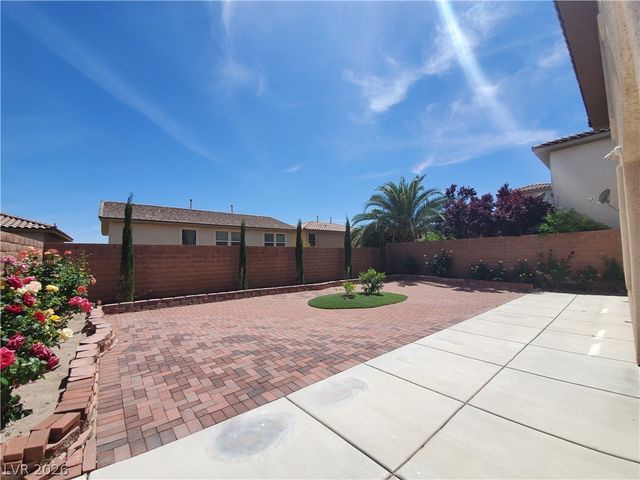 11077 Crystal Crest Court, Las Vegas, NV 89135