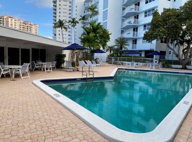 1530 S Ocean Boulevard 303, Lauderdale By The Sea, FL 33062