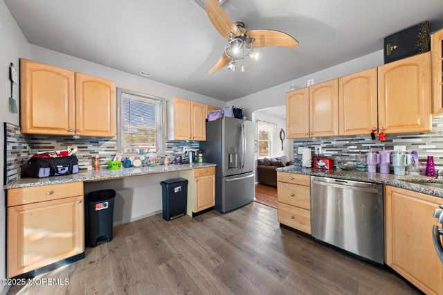 302 Kadlubeck Way, Little Egg Harbor, NJ 08087