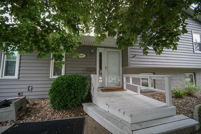 1509 Cantebury Circle, Grundy Center, IA 50638