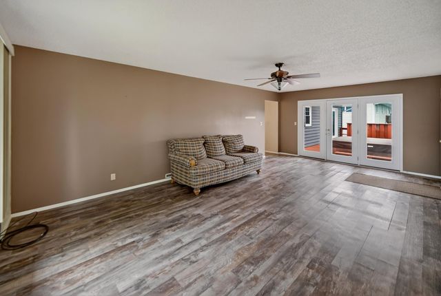 1509 Cantebury Circle, Grundy Center, IA 50638