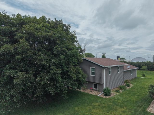 1509 Cantebury Circle, Grundy Center, IA 50638