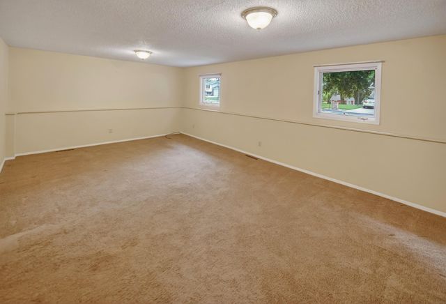 1509 Cantebury Circle, Grundy Center, IA 50638