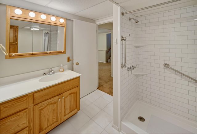1509 Cantebury Circle, Grundy Center, IA 50638