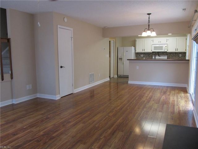 4650 Genoa CIR, Virginia Beach, VA 23462