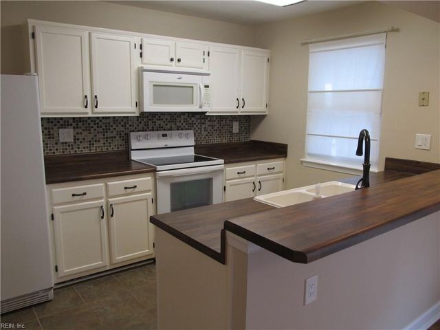 4650 Genoa CIR, Virginia Beach, VA 23462