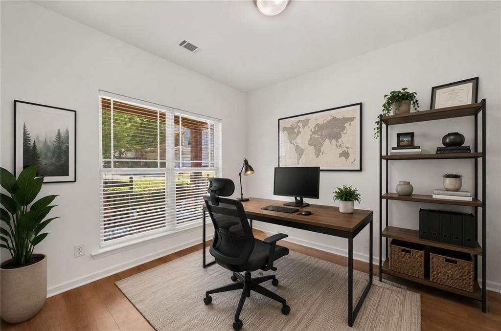 Image 5 of property listing at 306 Pin Oak Avenue, Woodstock, GA 30188