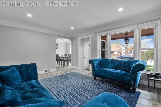 611 Highview Street, Dearborn, MI 48128