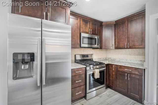 611 Highview Street, Dearborn, MI 48128