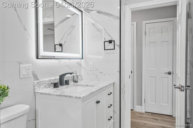 611 Highview Street, Dearborn, MI 48128