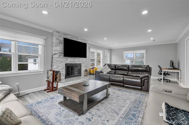 611 Highview Street, Dearborn, MI 48128