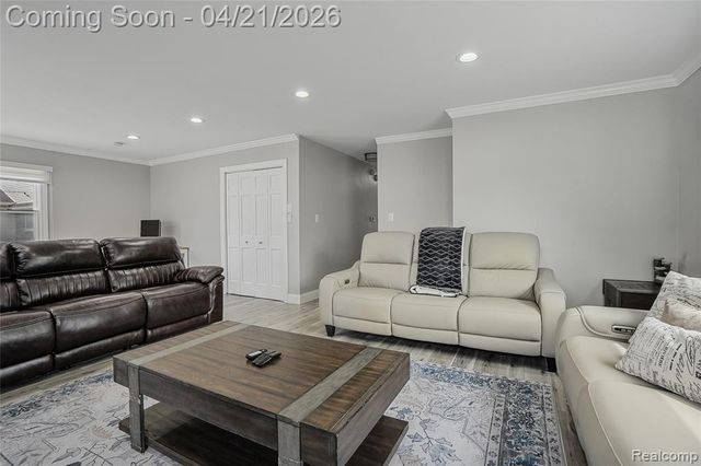 611 Highview Street, Dearborn, MI 48128