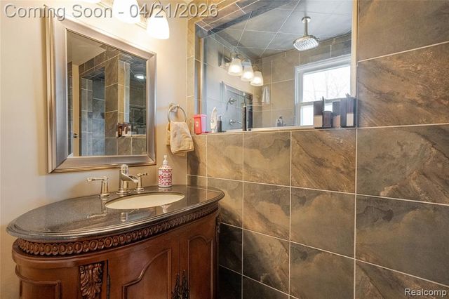 611 Highview Street, Dearborn, MI 48128