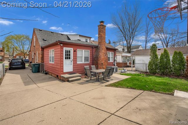 611 Highview Street, Dearborn, MI 48128