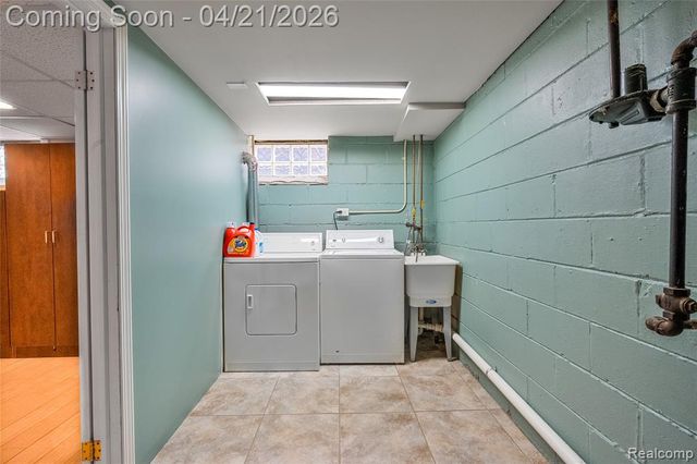 611 Highview Street, Dearborn, MI 48128