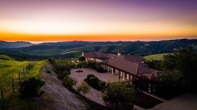 27350 Upper Forty Drive, Carmel Valley, CA 93924