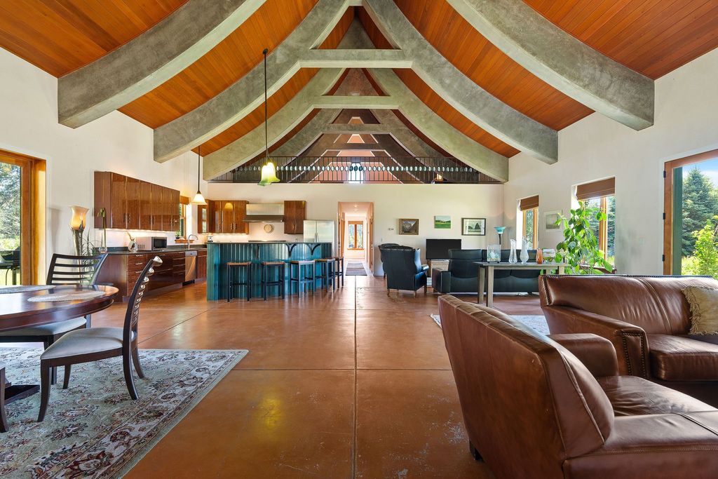 233 Coverdell Road, Bigfork, MT 59911