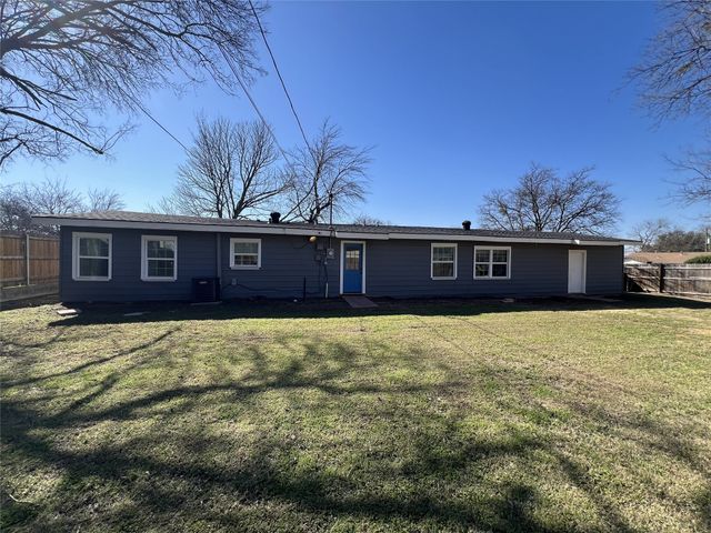 3332 Katrine Street, Haltom City, TX 76117