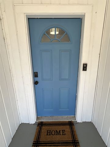 3332 Katrine Street, Haltom City, TX 76117