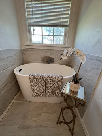 3332 Katrine Street, Haltom City, TX 76117